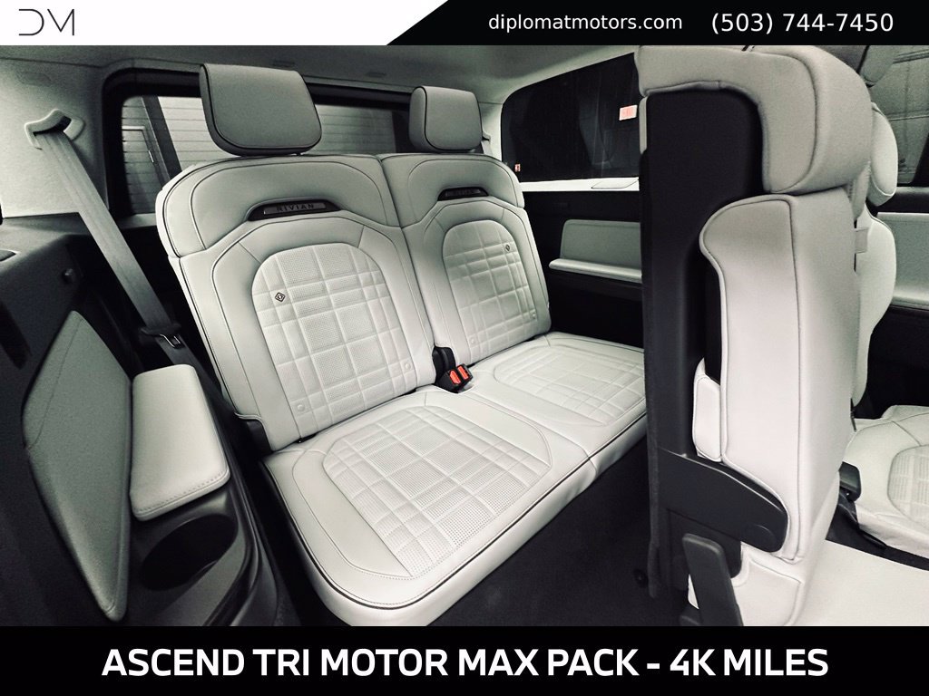 Used 2025 Rivian R1S Premium Dual AWD/4WD image 22