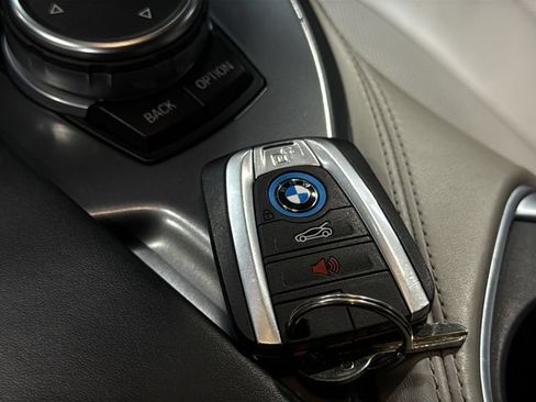 Used 2015 BMW i8 AWD/4WD image 31