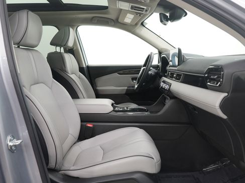 Used 2025 Honda Pilot Elite image 14