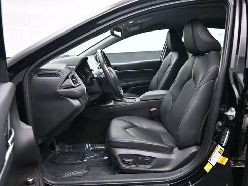 Used 2023 Toyota Camry XSE image 27