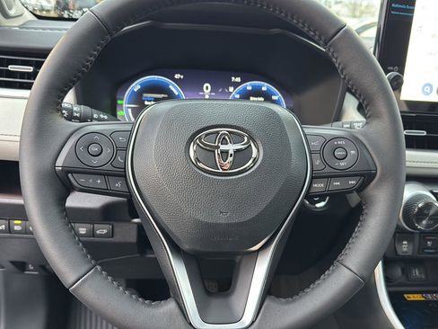 New 2025 Toyota RAV4 Limited image 17