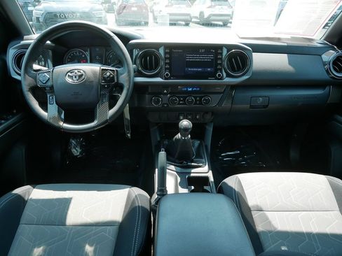 Certified 2022 Toyota Tacoma TRD Off-Road AWD/4WD image 15