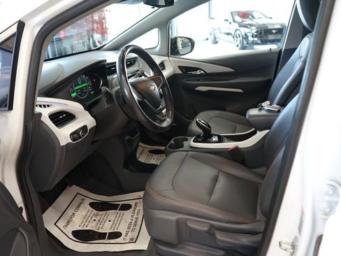 Used 2018 Chevrolet Bolt Premier w/ Driver Confidence II Package FWD image 24
