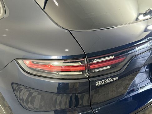 Used 2021 Porsche Cayenne image 35