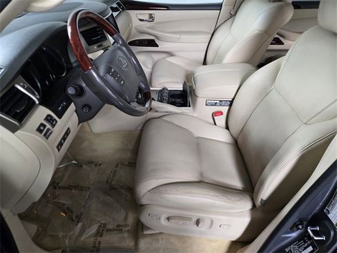 Used 2015 Lexus LX 570 4WD image 13