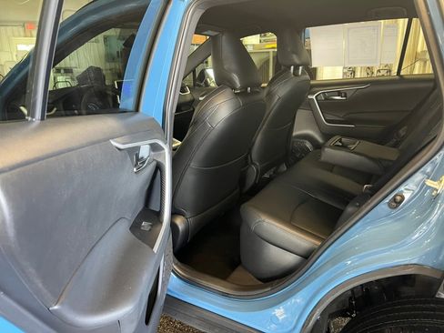 Used 2023 Toyota RAV4 SE image 34