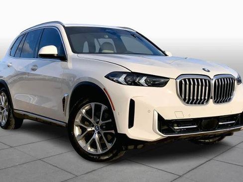 Used 2024 BMW X5 sDrive40i w/ Parking Assistance Package image 2