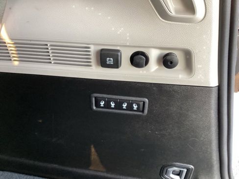 Used 2022 Jeep Wagoneer Series II w/ Premium Group I image 16