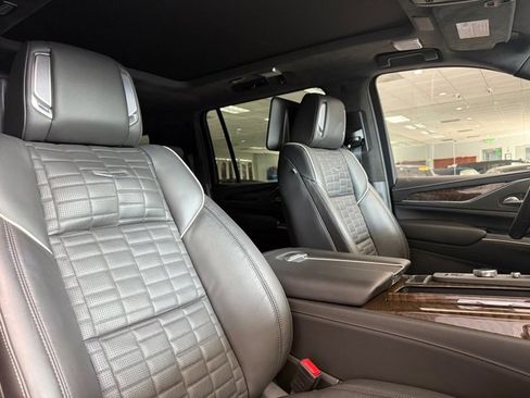 Used 2024 Cadillac Escalade ESV Sport Platinum w/ LPO, ONYX Package image 13