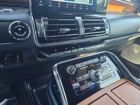 Used 2024 Lincoln Navigator L Black Label AWD/4WD image 32