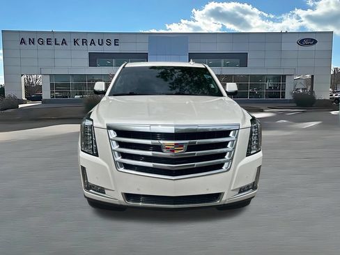 Used 2020 Cadillac Escalade ESV Luxury AWD/4WD image 2