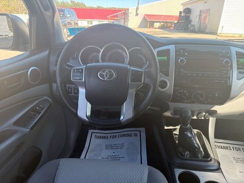 Used 2012 Toyota Tacoma 4x4 Access Cab w/ SR5 Pkg image 15