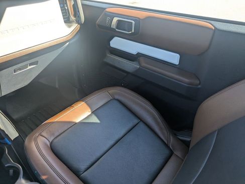 Used 2022 Ford Bronco Outer Banks AWD/4WD image 17