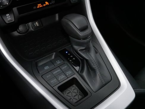 Certified 2025 Toyota RAV4 XLE image 24