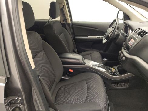 Used 2020 Dodge Journey SE w/ SE Popular Equipment Group FWD image 21