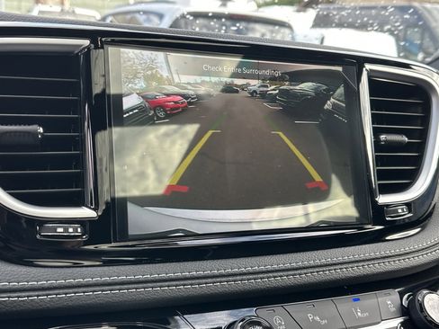 New 2026 Chrysler Pacifica Limited w/ Uconnect Theater Family Group image 8