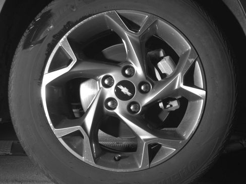 Used 2025 Chevrolet Trax LT FWD image 13