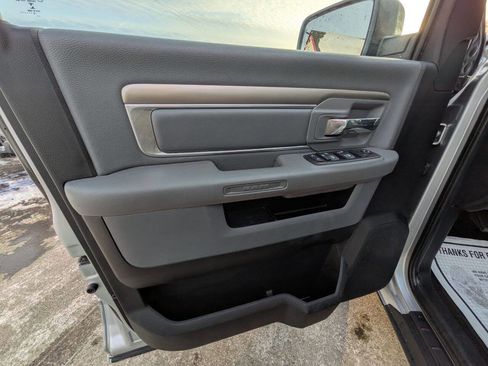 Used 2016 RAM 2500 SLT image 17
