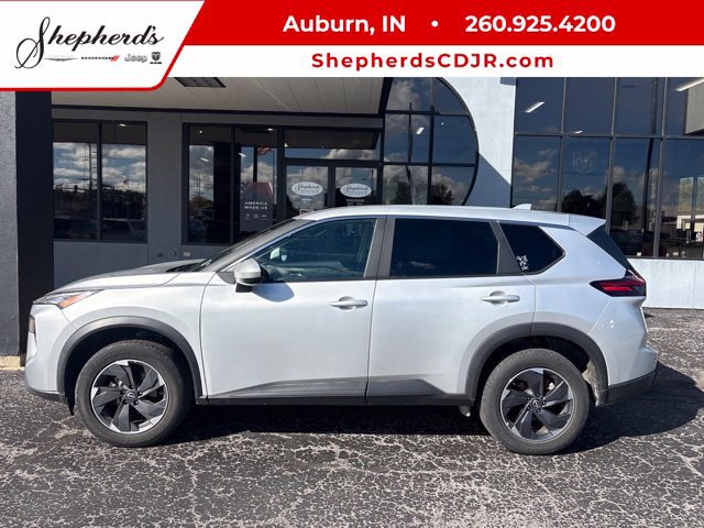 Used 2024 Nissan Rogue SV FWD image 1