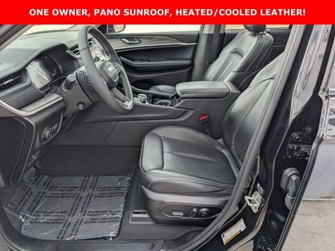 Used 2023 Jeep Grand Cherokee Limited w/ Luxury Tech Group II image 2