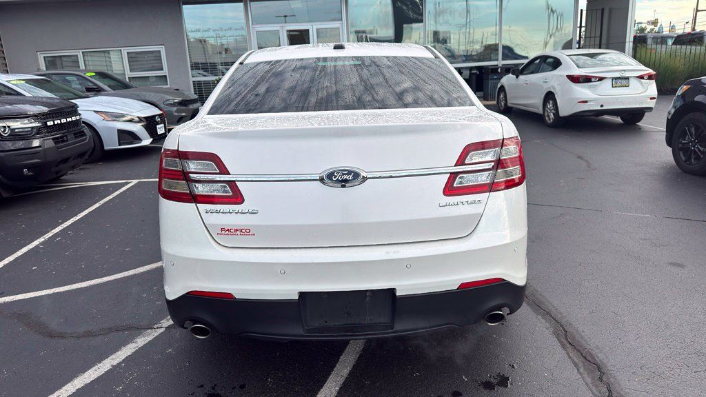 Used 2019 Ford Taurus Limited FWD image 6