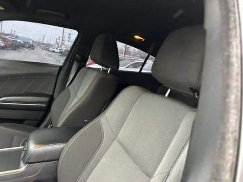 Used 2015 Dodge Charger SXT image 12