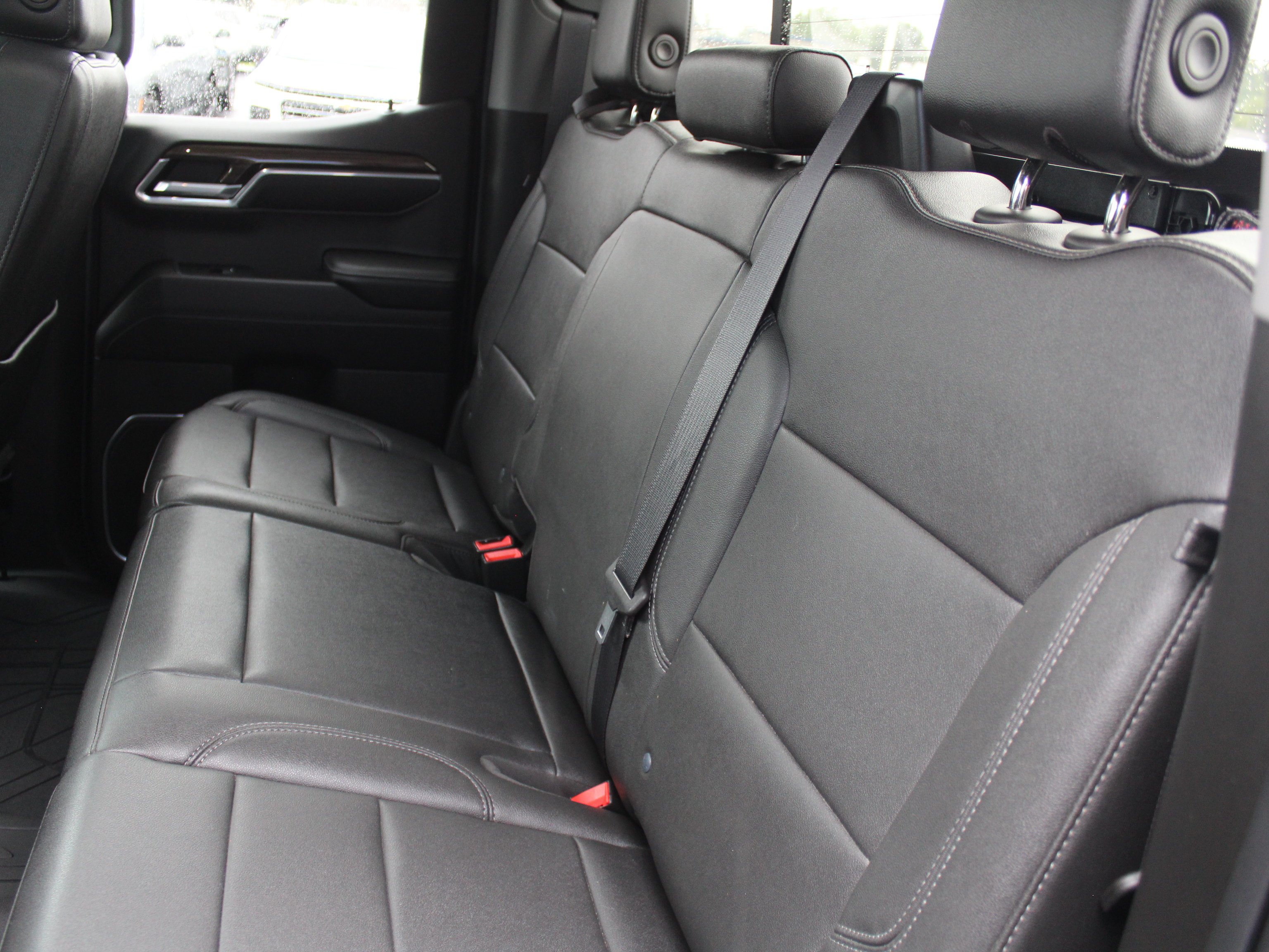 Used 2022 Chevrolet Silverado 1500 LT w/ Safety Package AWD/4WD image 23