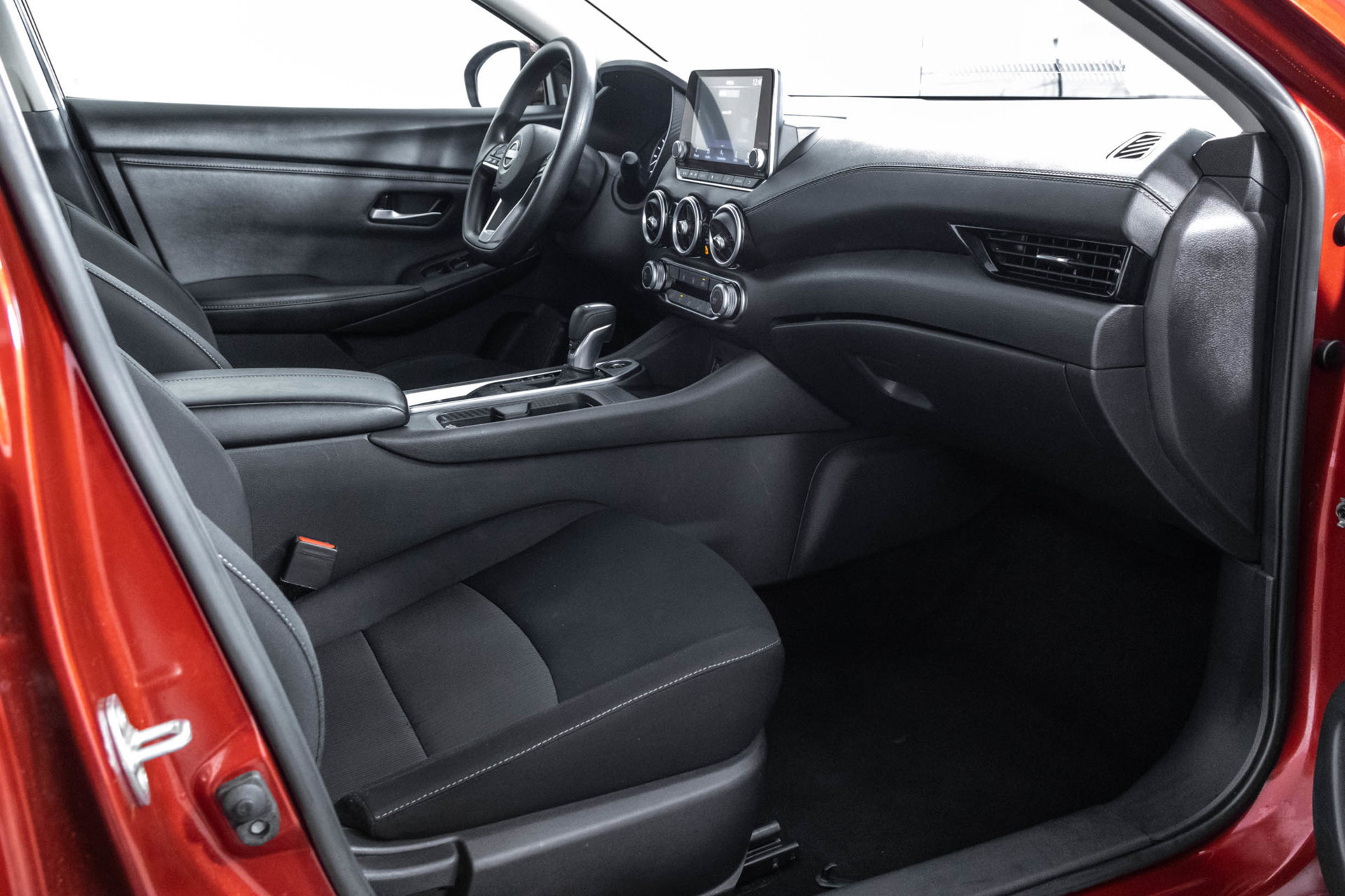 Used 2024 Nissan Sentra SV FWD image 40