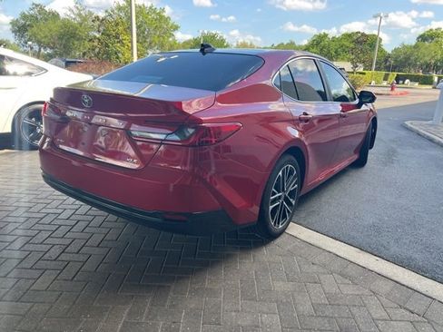 Used 2025 Toyota Camry XLE image 5