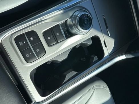 Used 2021 Ford Explorer XLT w/ Equipment Group 202A image 19