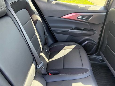 New 2025 Chevrolet Equinox EV RS AWD/4WD image 43