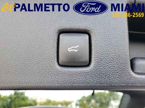 Used 2022 Ford Escape SEL image 9