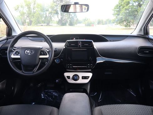 Used 2016 Toyota Prius Two FWD image 16