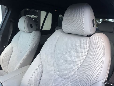 Used 2023 BMW X5 xDrive45e w/ Executive Package image 2