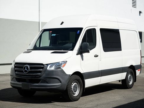 Used 2021 Mercedes-Benz Sprinter 2500 image 8