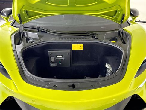 Used 2023 McLaren Artura RWD image 25