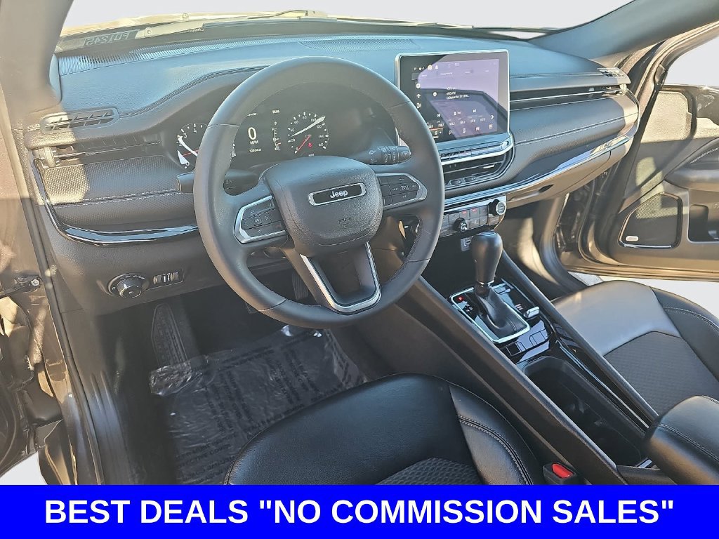 Used 2023 Jeep Compass Latitude w/ Sun and Sound Group AWD/4WD image 16