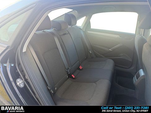 Used 2018 Volkswagen Passat 2.0T S FWD image 18