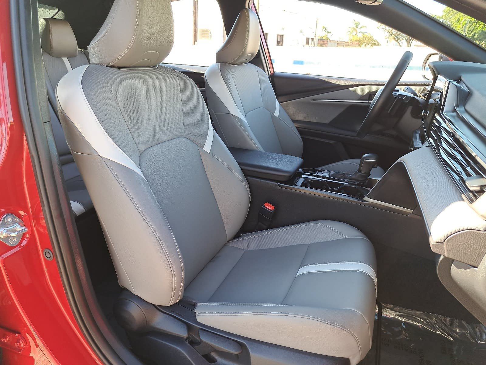 Used 2026 Toyota Camry SE FWD image 10