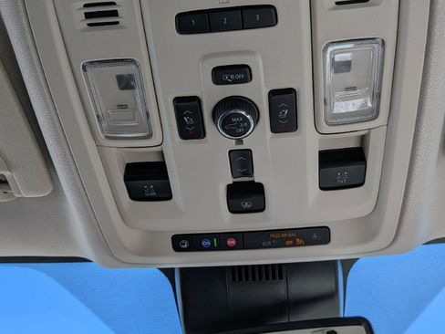 Used 2023 GMC Yukon XL Denali AWD/4WD image 21