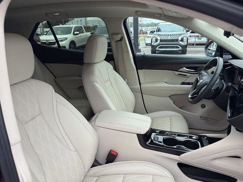 Used 2022 Buick Envision Avenir w/ Technology Package II image 8