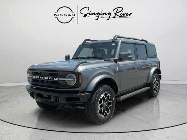 Used 2023 Ford Bronco Outer Banks AWD/4WD image 3