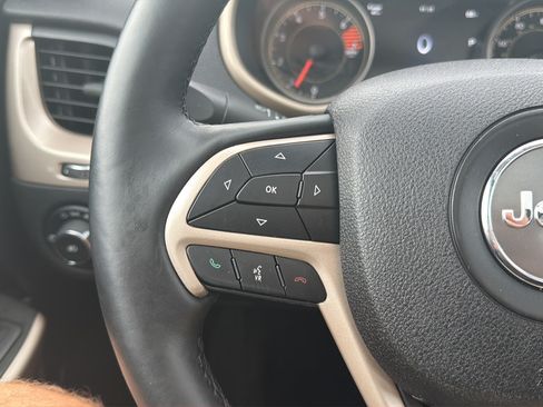 Used 2018 Jeep Cherokee Limited AWD/4WD image 22