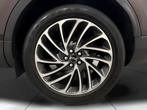 Used 2019 Lincoln Nautilus Reserve FWD image 30