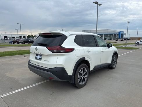 Used 2021 Nissan Rogue SV AWD/4WD image 5