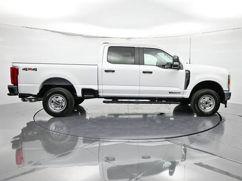 New 2026 Ford F250 XL w/ XL Chrome Package AWD/4WD image 4