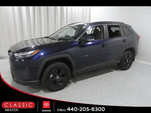 Used 2024 Toyota RAV4 XLE AWD/4WD image 3