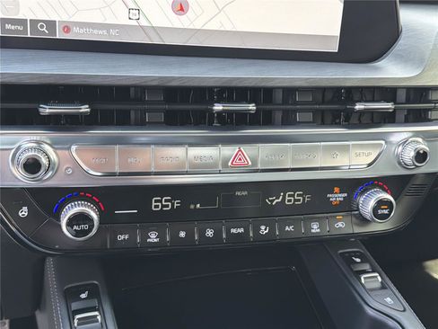 Used 2023 Kia Telluride SX X-Line AWD/4WD image 6