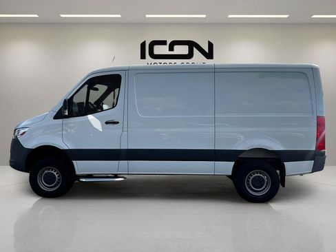 Used 2022 Mercedes-Benz Sprinter 144 Cargo image 8
