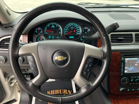 Used 2013 Chevrolet Avalanche LTZ image 28